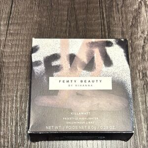 Fenty Beauty Gold Highlighter Compact
